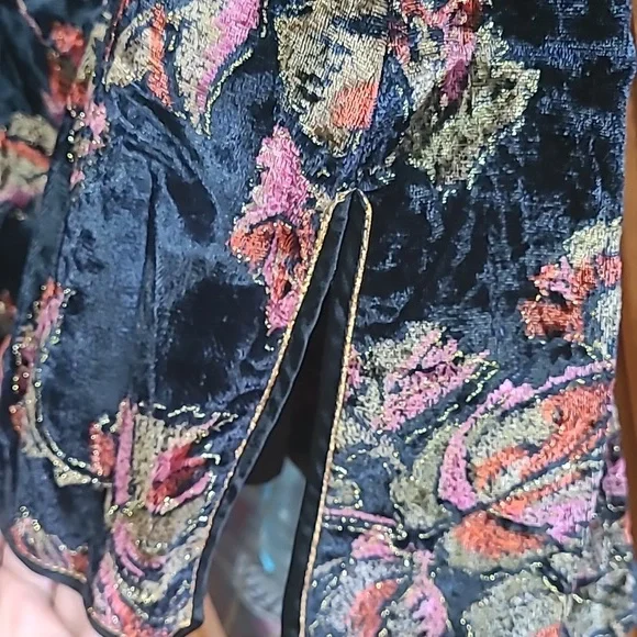 Velvet Jacket - Picture 6 of 7